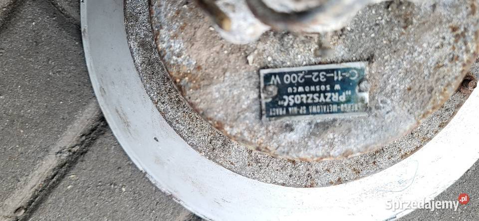 Stara lampa metalowa spolka pracy przyszloscw dolnośląskie Oleśnica