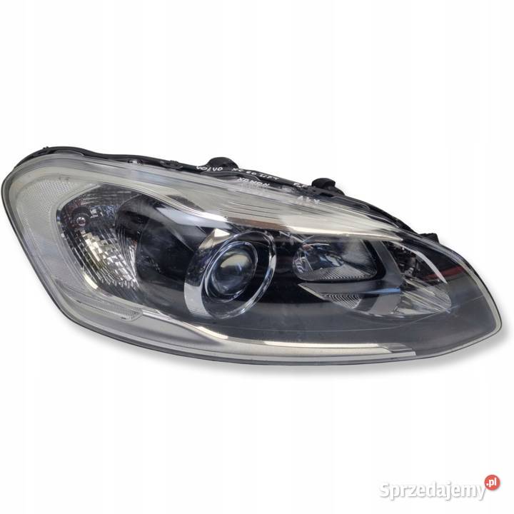 LAMPA PRAWA Volvo XC60 1317r LIFT PRZEDNIA PRAWY Lampy przednie Rudka