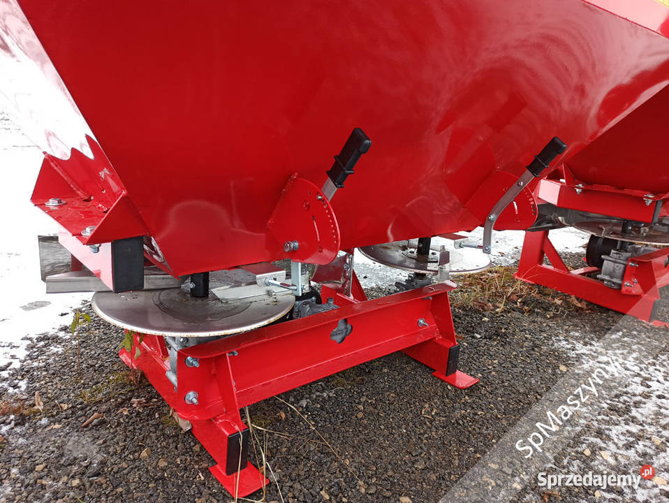 Rozsiewacz do nawozów Strumyk 600 litrów Tytan Trzebnica