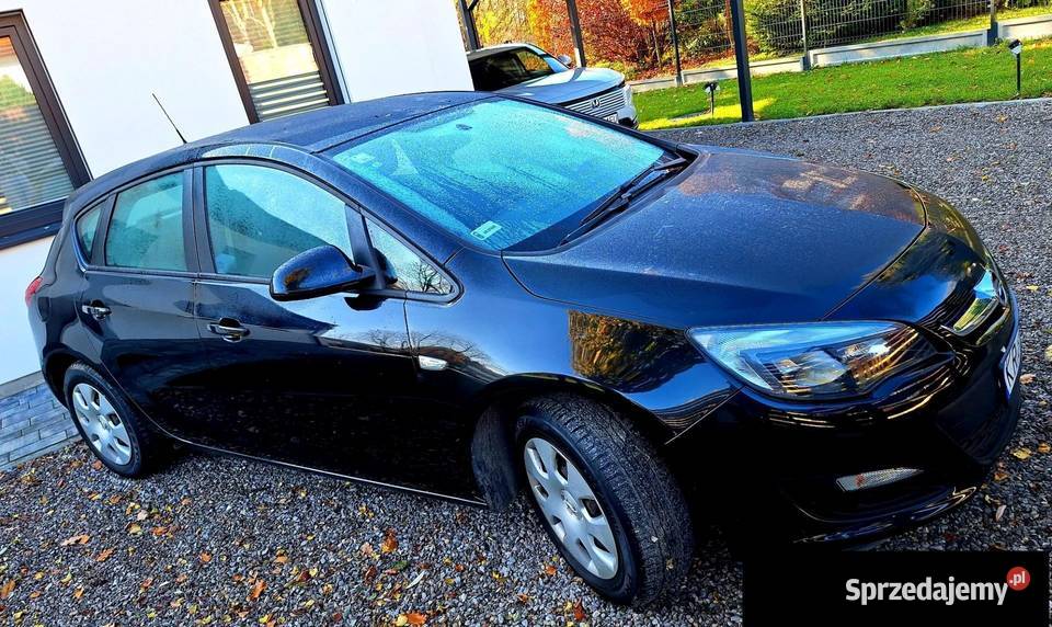 Opel Astra J 16d 110 2015r Bezwypadkowy