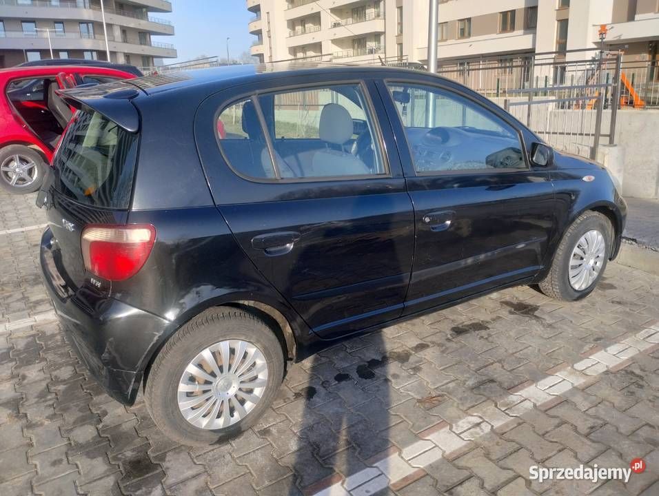 Toyota Yaris 2001 10 brak korozji długie opłaty benzyna warmińsko-mazurskie Olsztyn sprzedam
