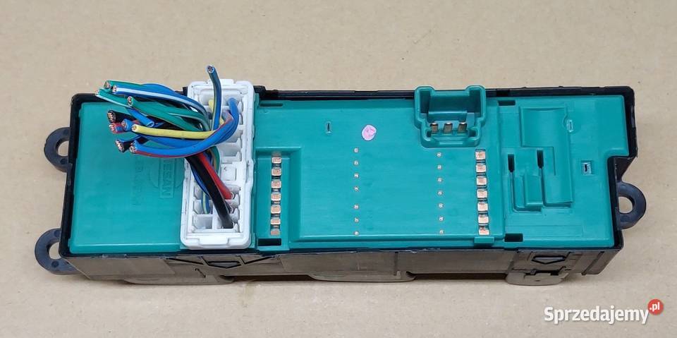 PRZEŁĄCZNIK SZYB NISSAN ALMERA TINO UK WERSJA osobowe Mielęcin