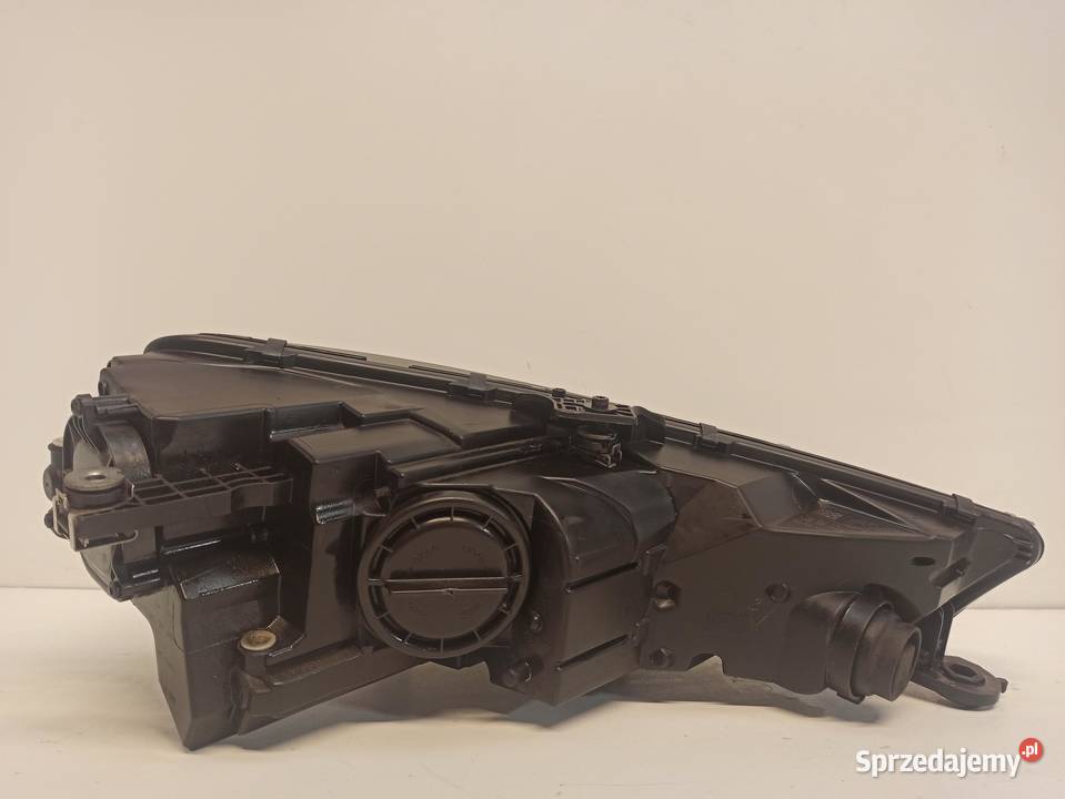 AUDI A4 B9 LAMPA REFLEKTOR XENON LEWY 8W0941005A