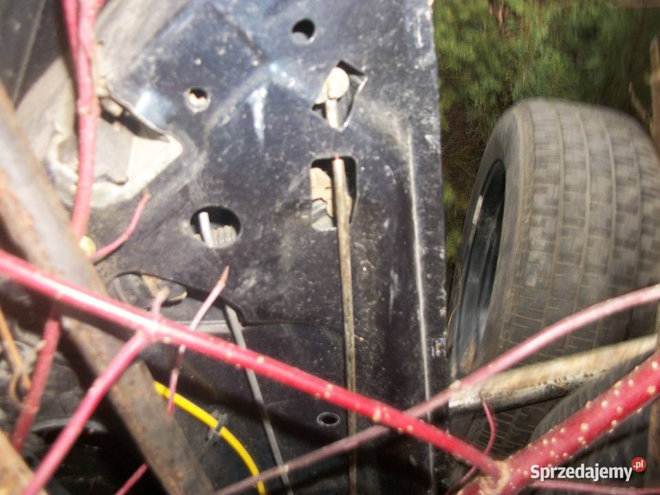 Mercedes w 202 drzwi tył strony kierowcy części blacharskie Szczecin