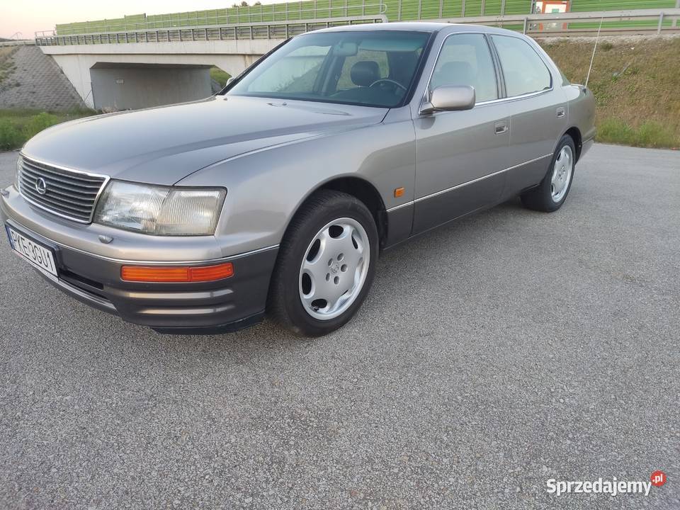 Lexus LS