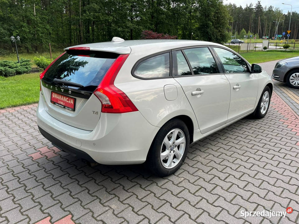 Volvo V60 T4 180 Automat Podgrzewane fotele Hak nieuszkodzony Lipówki