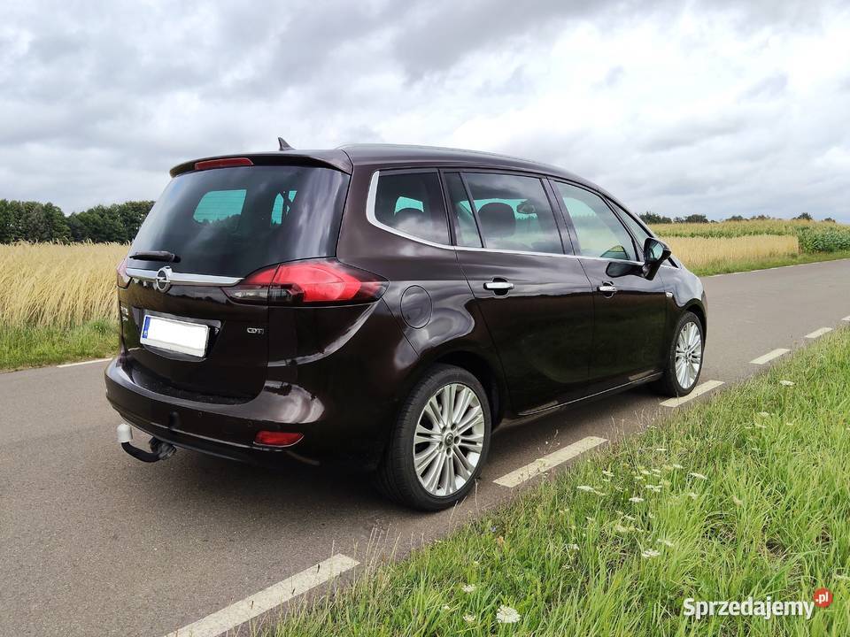 Opel Zafira C wersja Cosmo super stan nawigacja7 czujnik parkowania Brzeziny