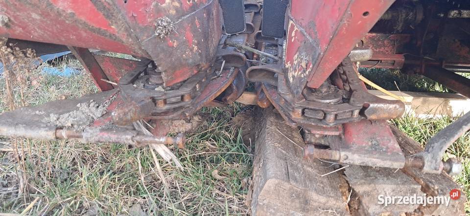 Przystawka 4 rzędowa do kukurydzy do kombajnu Massey Ferguson Kombajny sprzedam