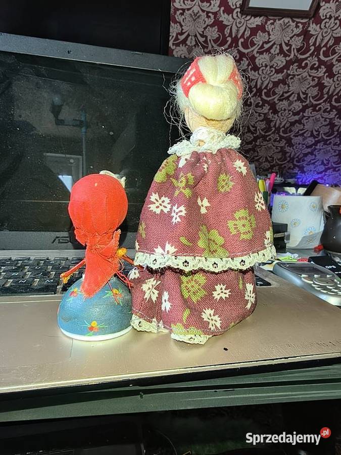 Dwie drewniane lalki Suwałki