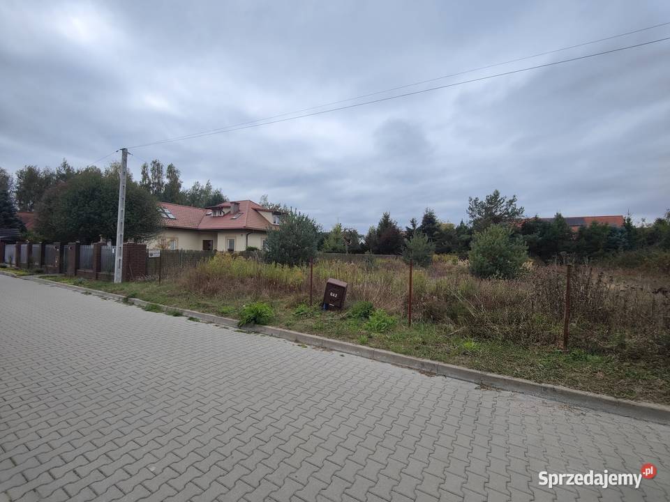 Działka 1050 m Rusiec cisza szkoła 700 m media 3 sprzedam