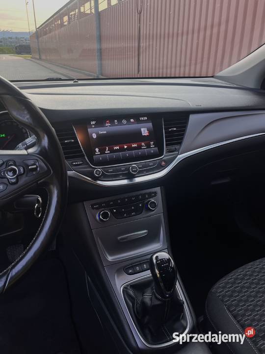 Opel Astra K 16 CDTI 2016 światła przeciwmgielne Łomianki