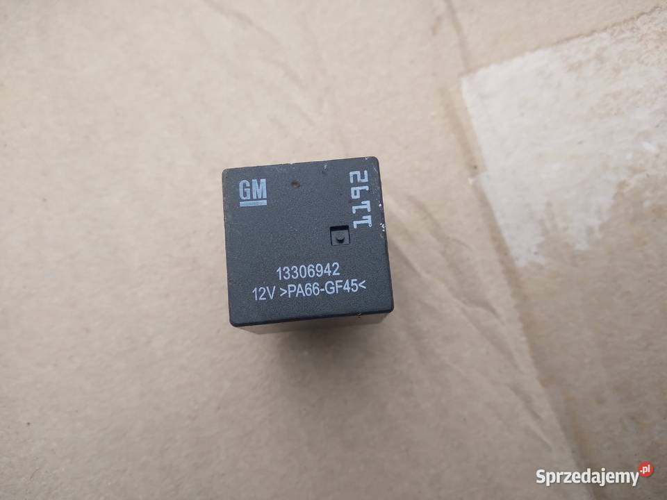 Opel przekaźnik 13306942 osobowe Bobrówko