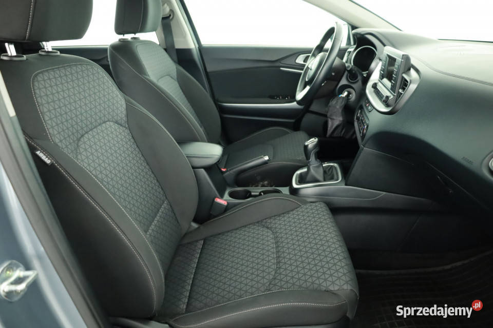Kia Ceed 16 CRDi MHEV światła do jazdy dziennej Piaseczno