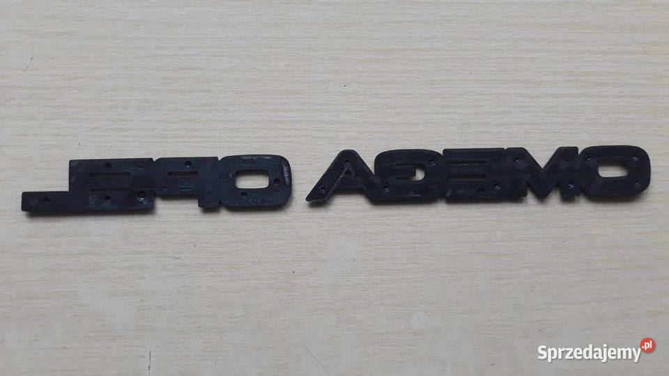 Opel Omega A emblematy Bukownica