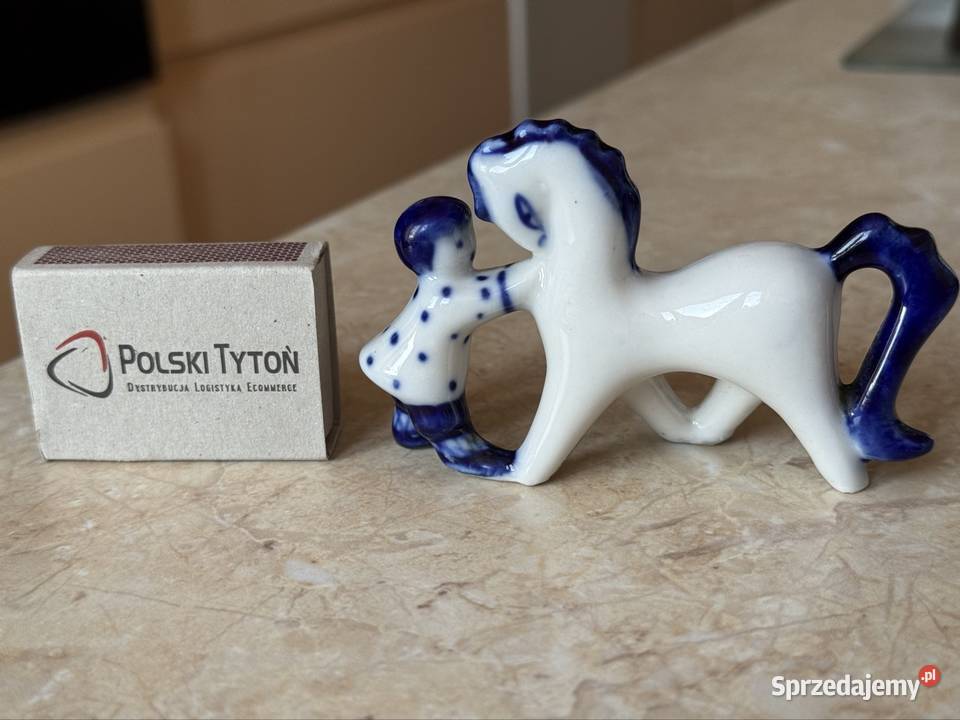 Figurka chłopiec z koniem Mielec