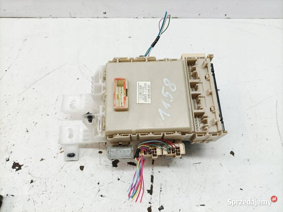 SKRZYNKA BEZPIECZNIKÓW 827300D290 13 B Toyota Rok produkcji 2011 świętokrzyskie