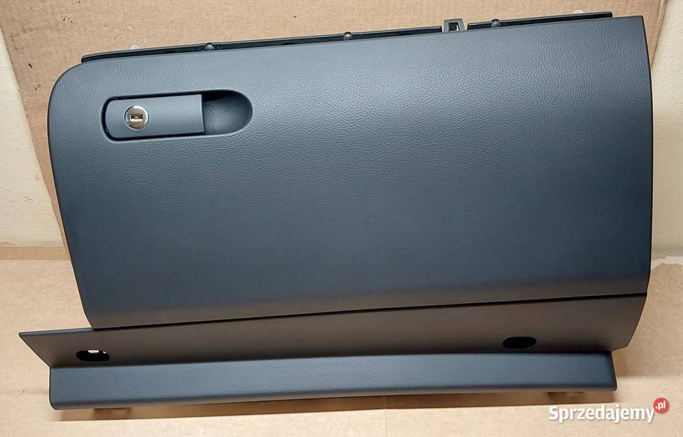 SCHOWEK PASAŻERA VW TOUAREG 7P 7P1857097A 81U osobowe Mielęcin