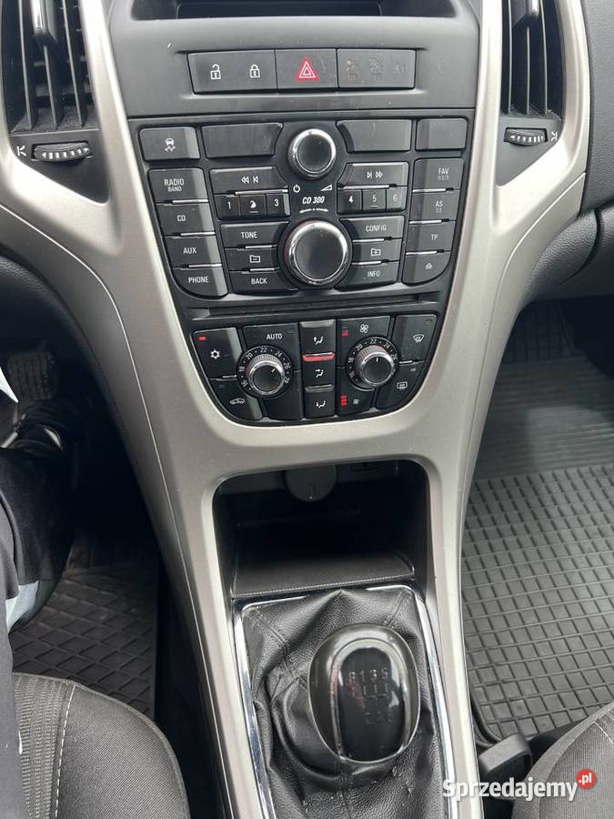 Sprzedam samochód Marki Opel Astra J sprzedam