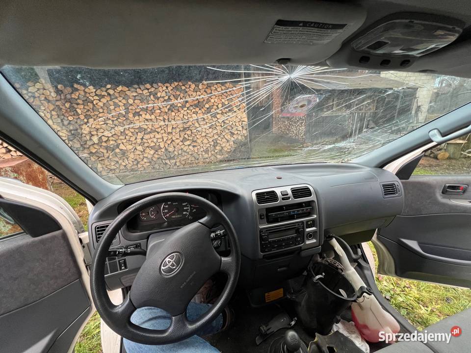 Toyota Hiace 4x4 uszkodzony Motoryzacja