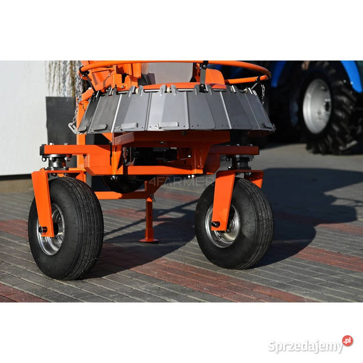 Rozsiewacz M320 4Farmer 320 l z kołami i Jędrzejów