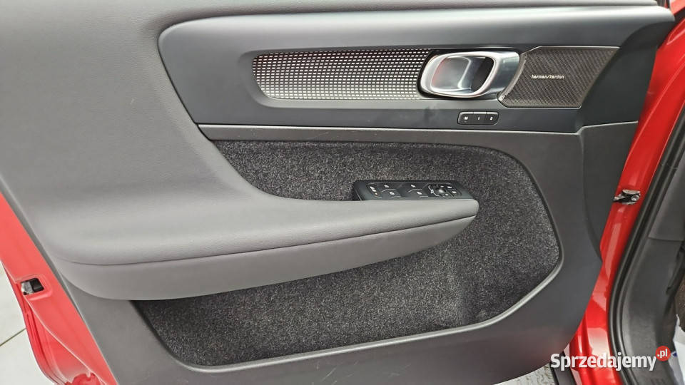 Volvo XC 40 B3 Plus Dark aut Z Polskiego Salonu elektrycznie ustawiane fotele mazowieckie Warszawa
