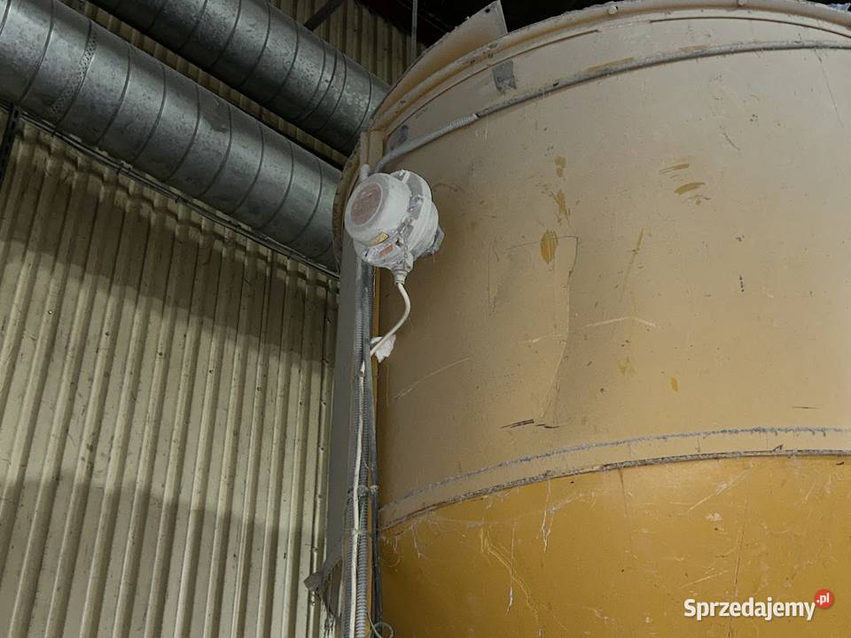 Silos na tworzywa sztuczne żółty