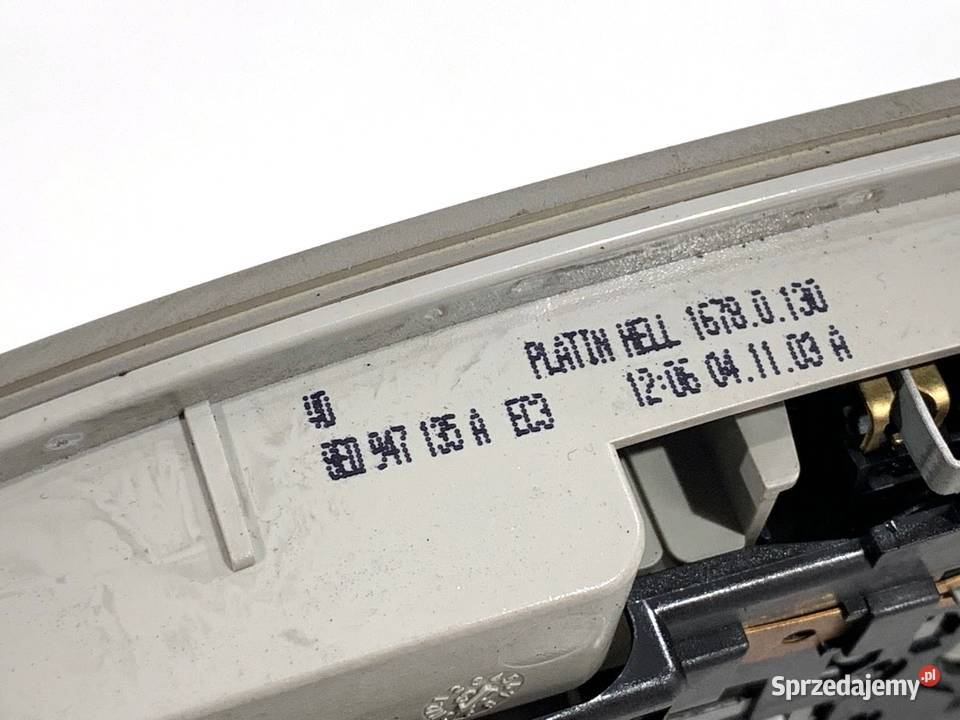 LAMPA SUFITOWA AUDI A4 B6 8E0947135A