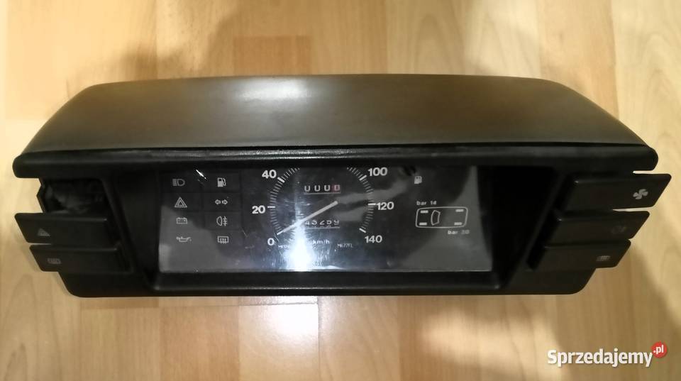 Licznik Obudowa Przełączniki Fiat 126p FL Tarnobrzeg