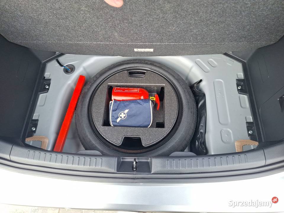 Toyota Yaris Hybrid 15 Comfort lakier metallic Kraków sprzedam