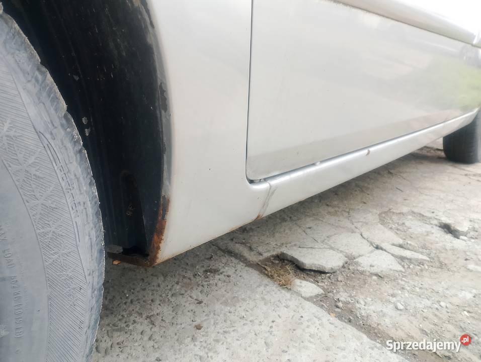 Ford Fiesta MK6 uszkodzony manualna Ford Inwałd