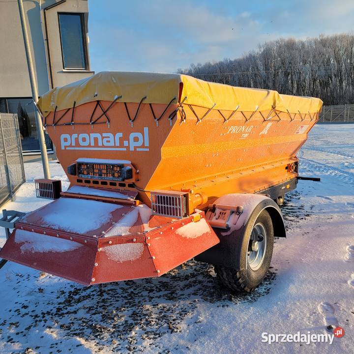Posypywarka komunalna Piasku i Soli Pronar T131 Odśnieżanie Łuków