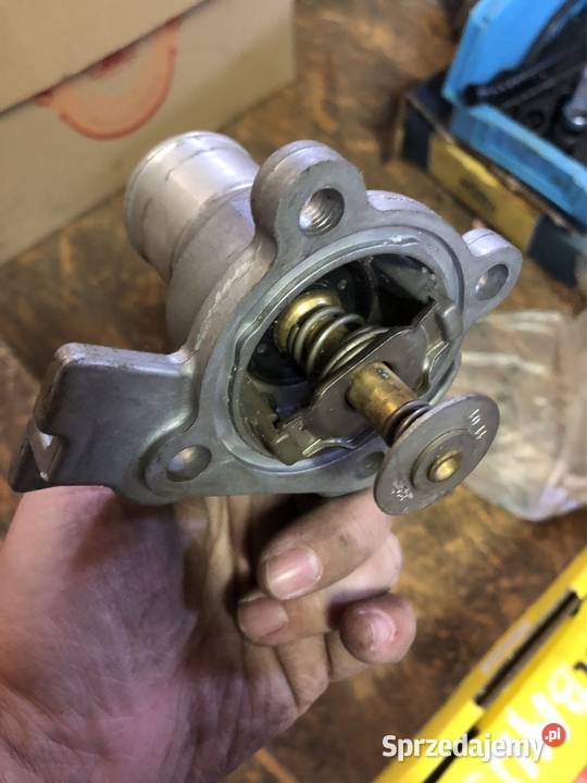 OBUDOWA TERMOSTATU IVECO DAILY 23 HPI 504013931 Kozy