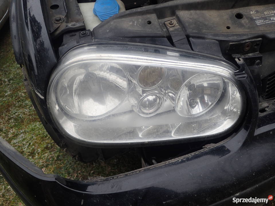 Volkswagen GOLF IV 1999r 14 BENZYNA uszkodzony uszkodzony sprzedam