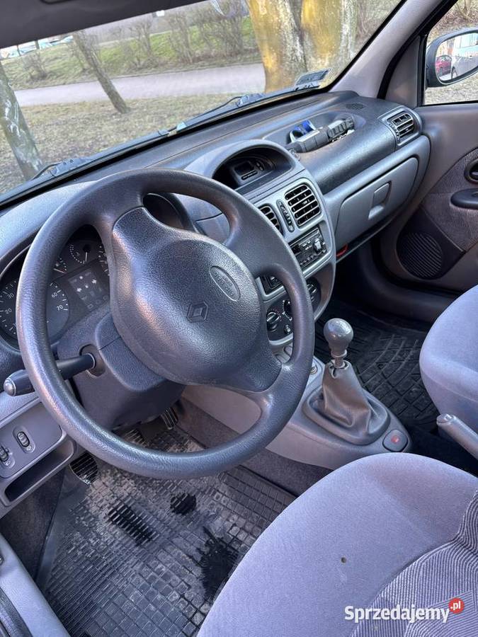 Renault Clio 2 16 benzyna 1999 manualna śląskie Częstochowa