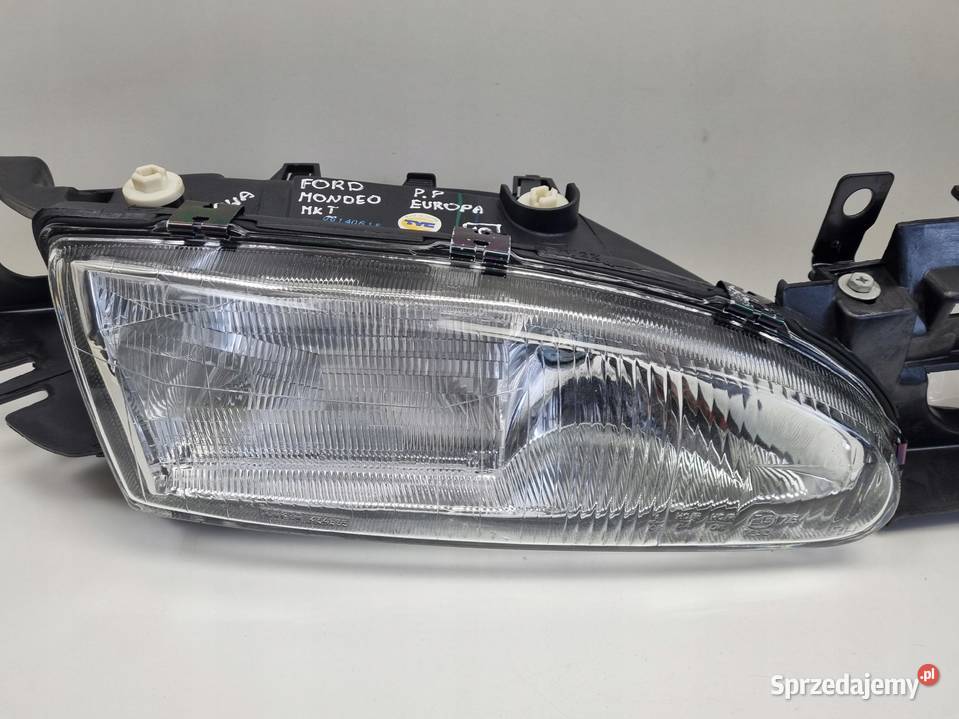 Ford Mondeo I MK1 9296r PRZEDNIA LAMPA PRAWA osobowe Janów sprzedam