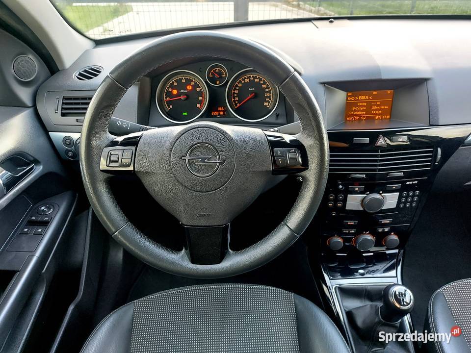 Opel Astra Edition 18 Benzyna 140 Bi Xenon aluminiowe felgi Dzierżoniów