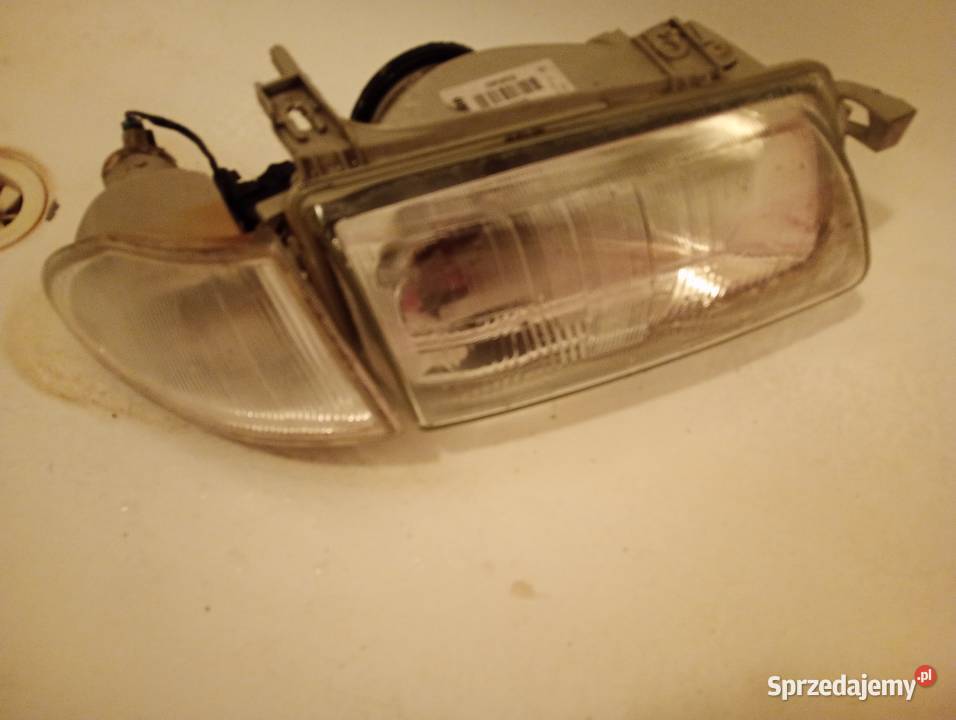 Astra Opel 1 f lampa przednia Valeo z Wrocław