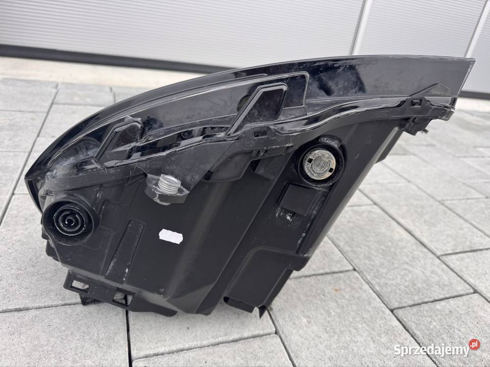 VW Transporter T61 Lampa prawa H7 oryginał Valeo