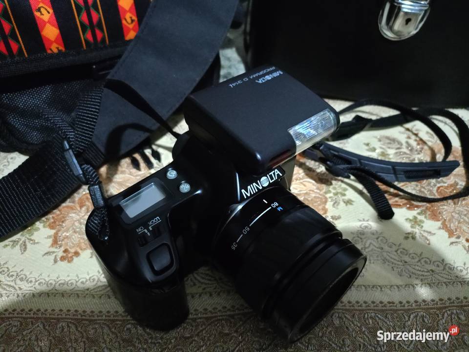 Aparat Lustrzanka Minolta Dynax 3000i z Lampą Drawski Młyn