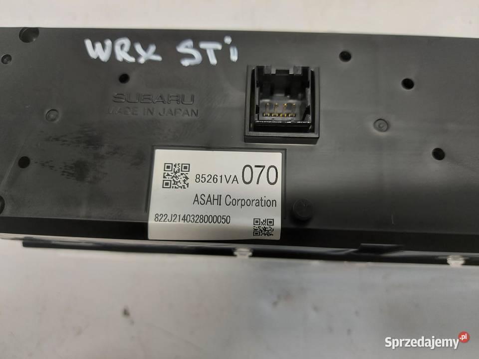 Subaru WRX STI 2015r ekran wyświetlacz centralny