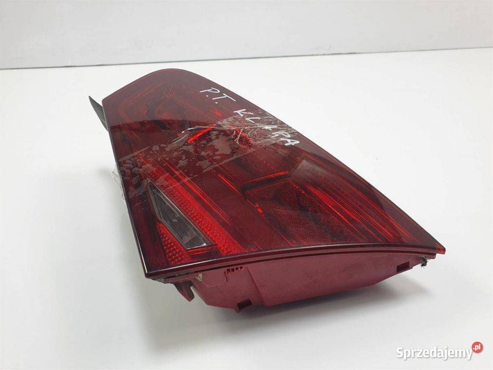 LAMPA W KLAPE PRAWA AUDI A8 D4 PRZED LIFT osobowe