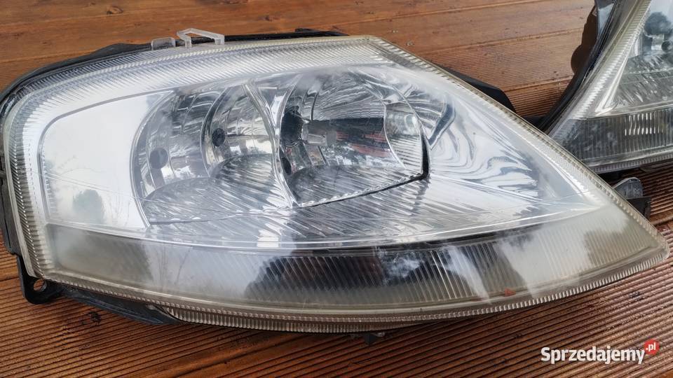 sprzedam reflektor lampę przednią prawą lewą osobowe Stalowa Wola sprzedam