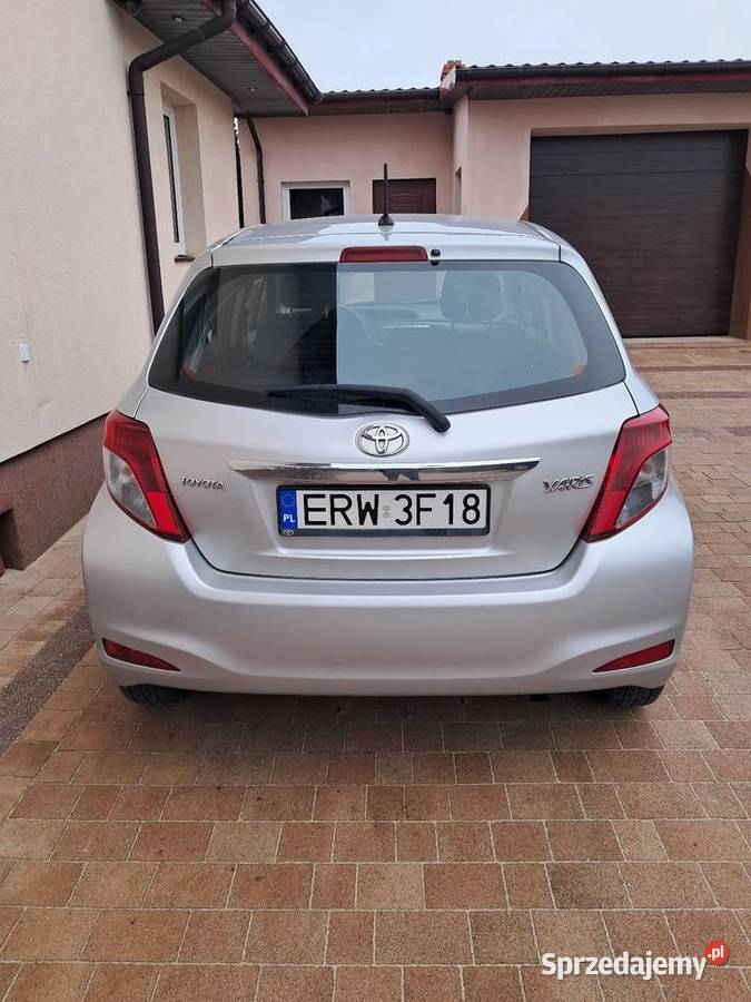 Sprzedam Toyota Yaris III 133 benzyna Salon kupiony w polskim salonie łódzkie Rawa Mazowiecka