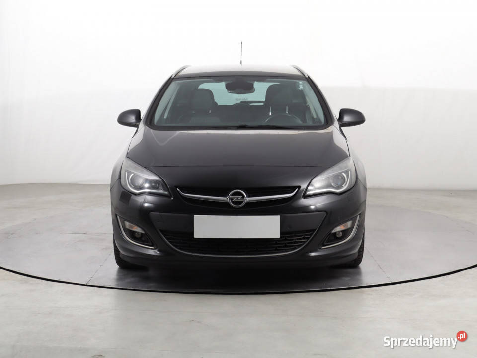 Opel Astra 16 CDTI reflektory ksenonowe