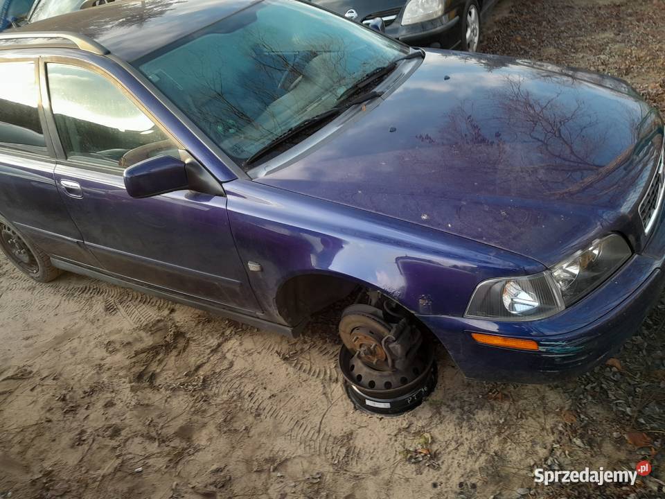 Volvo V40 18 benzyna 116 2003r Lift z de kombi manualna wielkopolskie