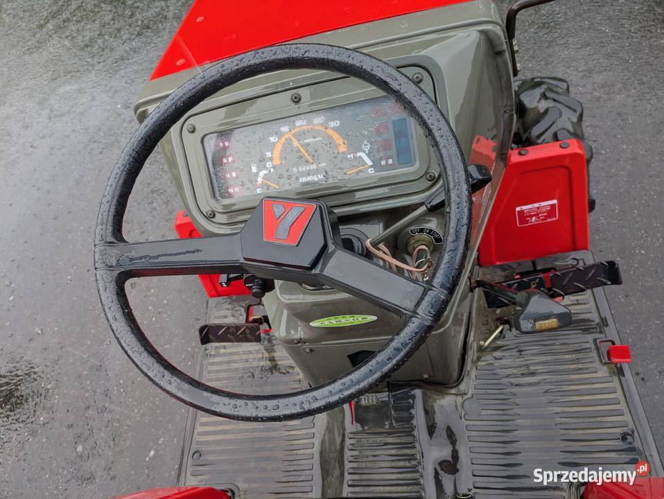 Traktor Yanmar F7D 17 Skała