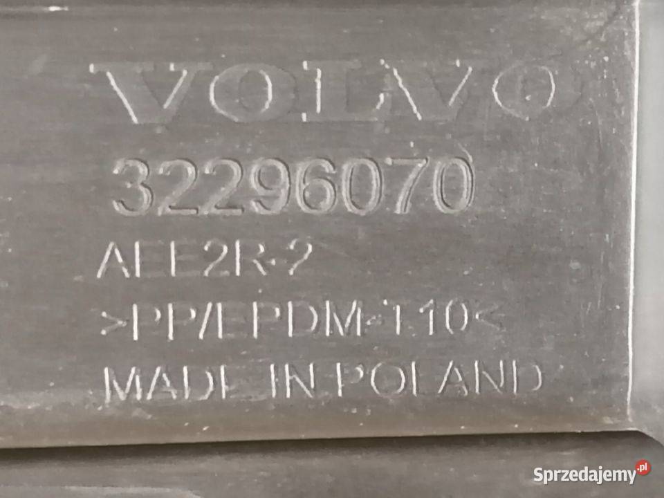 VOLVO XC60 II ATRAPA KRATKA W ZDERZAK 32296070 osobowe Pleszew