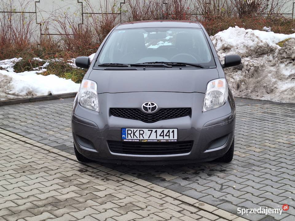 Toyota Yaris II Lift klimatyzacja AUX Niski Równe