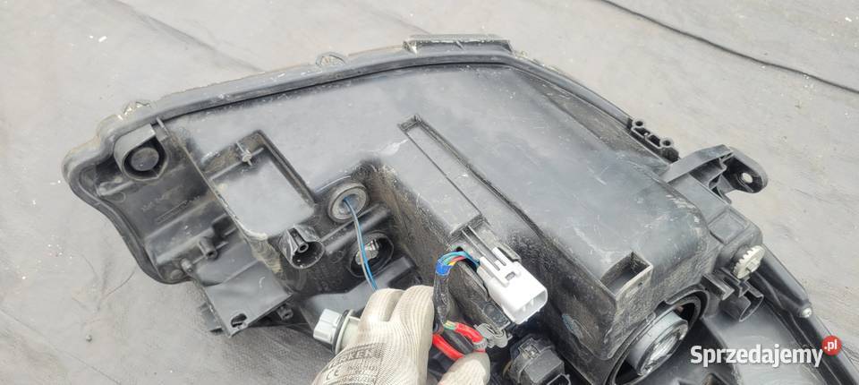 TOYOTA YARIS III LIFT REFLEKTOR LEWY LAMPA LEWA śląskie