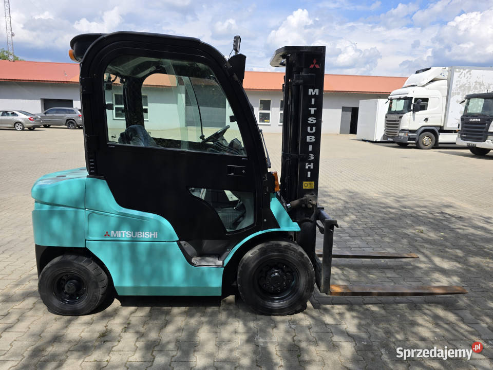 Wózek widłowy MITSUBISHI FD25N 25 t 33 m diesel Klewki
